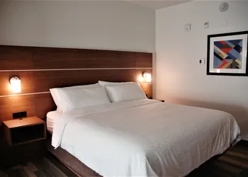 Holiday Inn Express & Suites Edmonton SW - Windermere by IHG hotel thumbnail 7