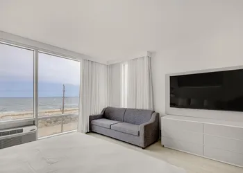 Beachwalk at Sea Bright hotel thumbnail 8