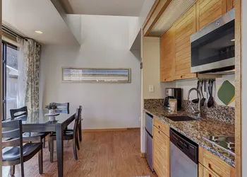 2759 Slopeside 1 Bedroom Condo by RedAwning hotel thumbnail 6
