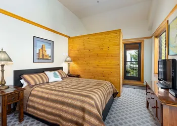 2796 Slopeside 2 Bedroom Condo by RedAwning hotel thumbnail 3