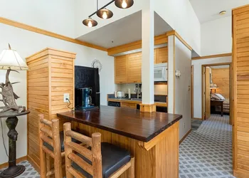 2796 Slopeside 2 Bedroom Condo by RedAwning hotel thumbnail 6