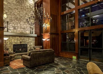 The Village Lodge hotel thumbnail 2