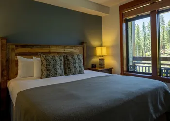 The Village Lodge hotel thumbnail 8