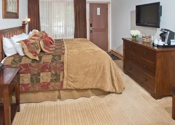 Two Bedroom at the Lodge At Vail by RedAwning hotel thumbnail 3