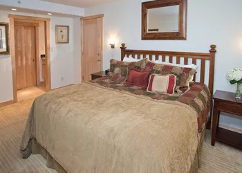 Two Bedroom at the Lodge At Vail by RedAwning hotel thumbnail 7