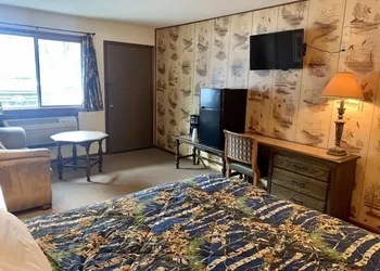 Hidden Lake Resort hotel thumbnail 2
