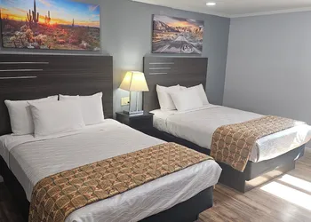 Travelers Inn hotel thumbnail 7