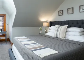 Atlantean Cottage hotel thumbnail 5