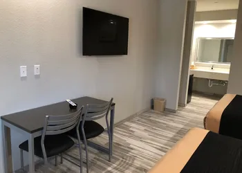 Crystal Inn Downtown hotel thumbnail 8