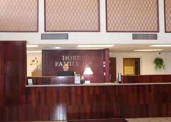 Super 8 by Wyndham Hobbs hotel thumbnail 2