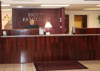 Super 8 by Wyndham Hobbs hotel thumbnail 3