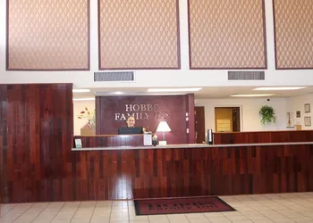 Super 8 by Wyndham Hobbs hotel thumbnail 5