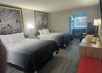 Super 8 by Wyndham Hobbs hotel thumbnail 6