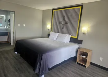 Super 8 by Wyndham Hobbs hotel thumbnail 8