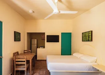 Las Arenas Bungalows Melaque hotel thumbnail 8