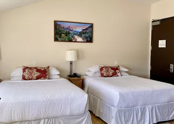 Iron Springs Adventure Resort & RV Park hotel thumbnail 8