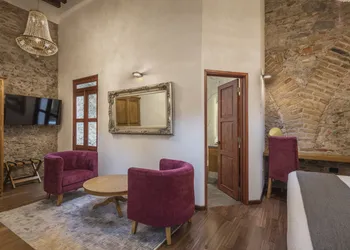 Hotel Casa Monarca hotel thumbnail 5