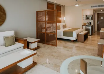 The Reef 28 Hotel & Spa - Luxury Adults Only - All Suites hotel thumbnail 4