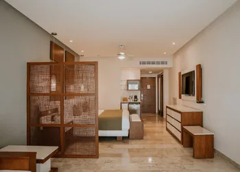 The Reef 28 Hotel & Spa - Luxury Adults Only - All Suites hotel thumbnail 5