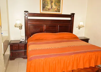 Hotel Baeza hotel thumbnail 8