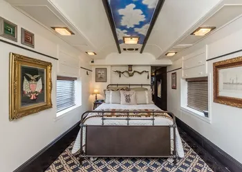 1894 Private Pullman Palace Ca 1 Bedroom Apts by Redawning hotel thumbnail 2