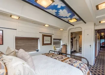 1894 Private Pullman Palace Ca 1 Bedroom Apts by Redawning hotel thumbnail 5
