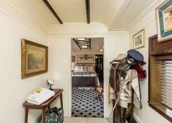 1894 Private Pullman Palace Ca 1 Bedroom Apts by Redawning hotel thumbnail 8