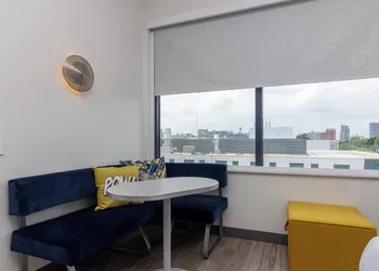 Aloft by Marriott St. Louis Cortex hotel thumbnail 8