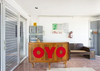 OYO Hotel Cedros hotel thumbnail 4