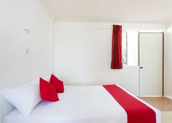 OYO Hotel Cedros hotel thumbnail 6