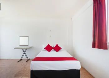 OYO Hotel Cedros hotel thumbnail 8