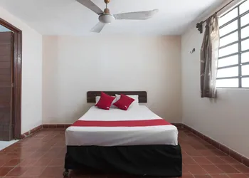 OYO Hotel Los Arcos hotel thumbnail 4