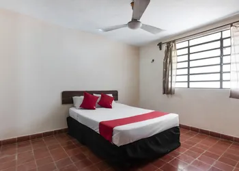 OYO Hotel Los Arcos hotel thumbnail 5