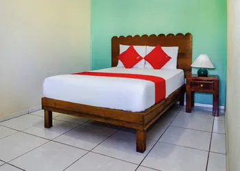 OYO Hotel Miramar, Loreto hotel thumbnail 5