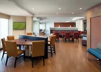 TownePlace Suites by Marriott Fresno Clovis hotel thumbnail 2