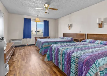 Luxury Inn hotel thumbnail 3