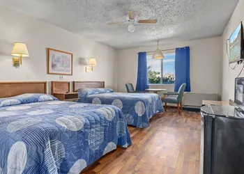 Luxury Inn hotel thumbnail 4