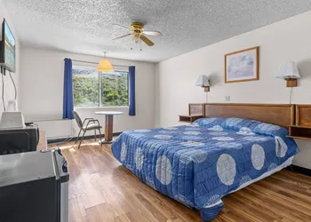 Luxury Inn hotel thumbnail 5