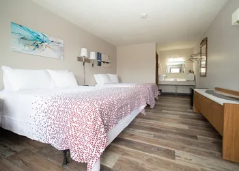 Shady Rest Motel hotel thumbnail 5