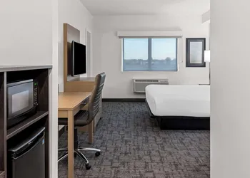 Best Western Plus Winkler hotel thumbnail 8