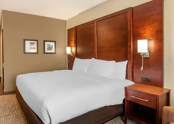Comfort Inn & Suites Winchester hotel thumbnail 4