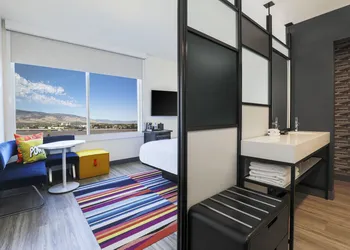 Aloft by Marriott Omaha Aksarben Village hotel thumbnail 4