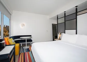 Aloft by Marriott Omaha Aksarben Village hotel thumbnail 8