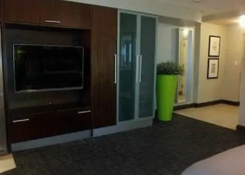 Ocean Drive Studios Beach Front hotel thumbnail 3