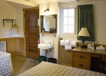 Old Faithful Lodge & Cabins - Inside the Park hotel thumbnail 5