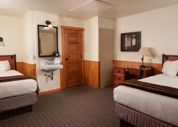Old Faithful Lodge & Cabins - Inside the Park hotel thumbnail 7