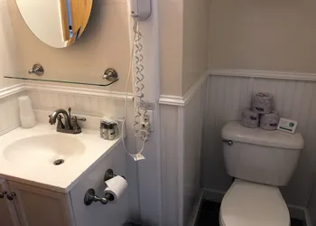 Water Street Inn hotel thumbnail 7