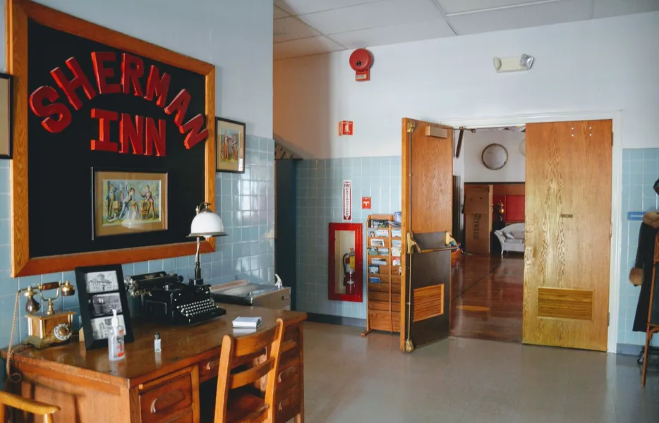 Sherman Inn hotel detail image 2