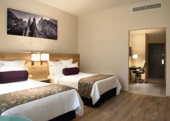 Krystal Monterrey hotel thumbnail 7