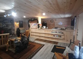Sunshine Motel and Cabins hotel thumbnail 2